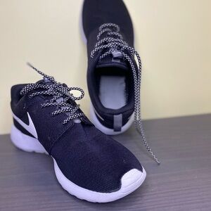 NIKE Women's Workout Shoes